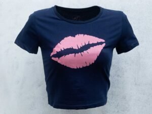 Crop top kiss