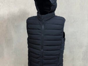 Chaleco capitonado con capucha