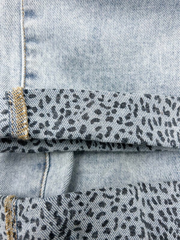 2506 METZ Relaxed Fit Animal Print - Imagen 4